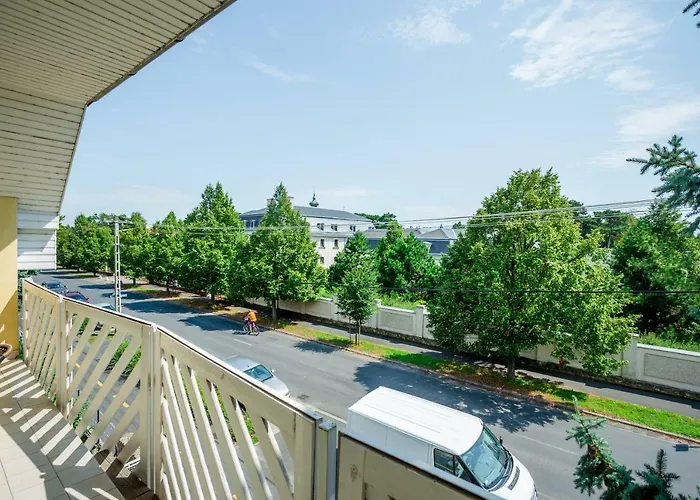 Teraszos Vendeghaz קסזטלי